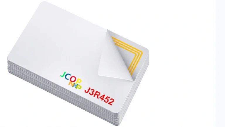J3R452 smart card with embedded contactless chip antenna